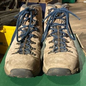 Danner mountain 600 size 13 dark earth/woodthrush